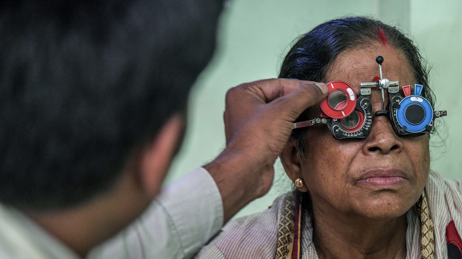 Kalpana gets her eyes tested in the Sundarbans.